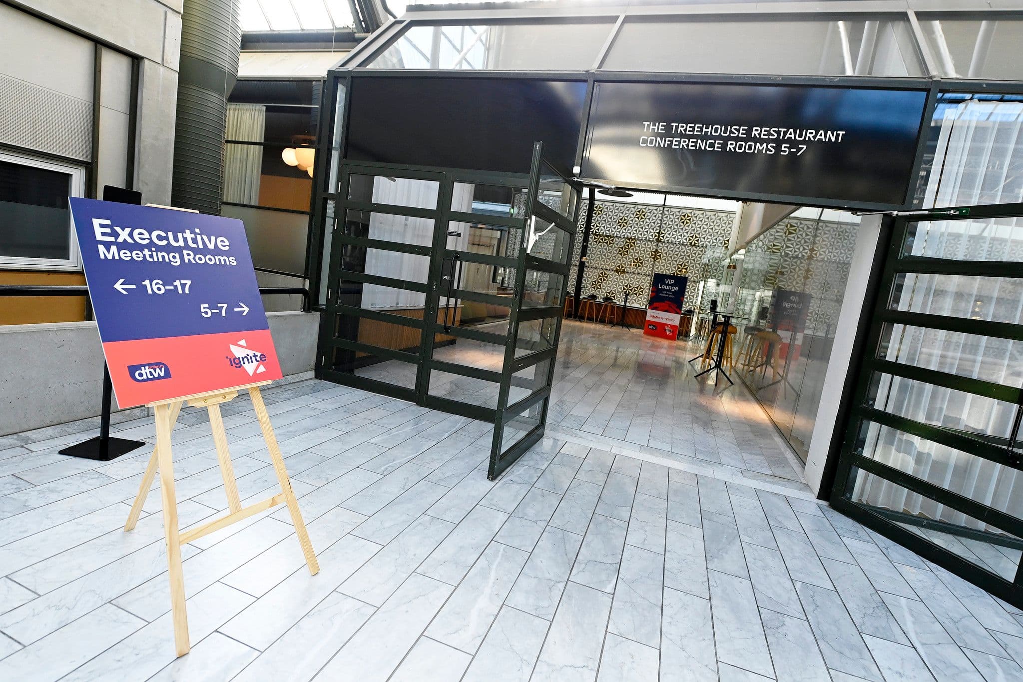 Meeting room build information